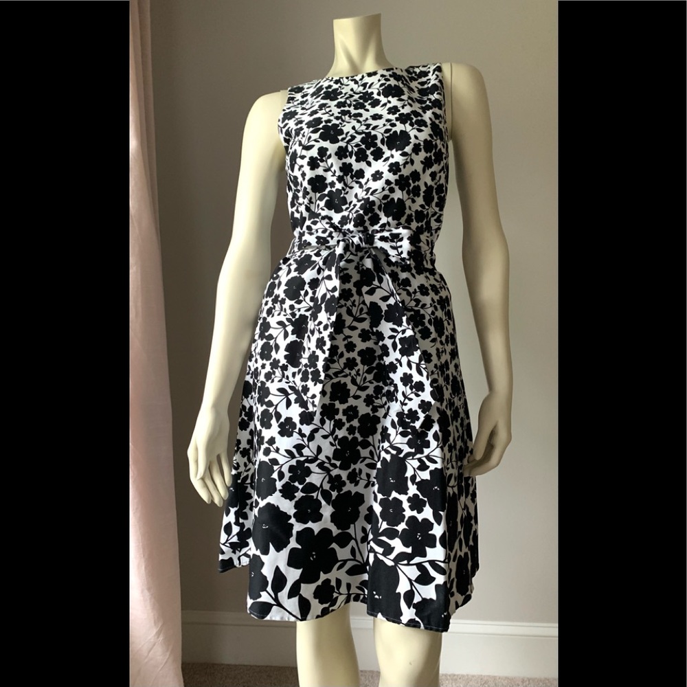 Black & white Fit & Flare Dress size 4